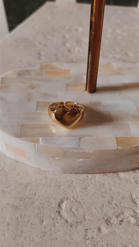 Lovey ring